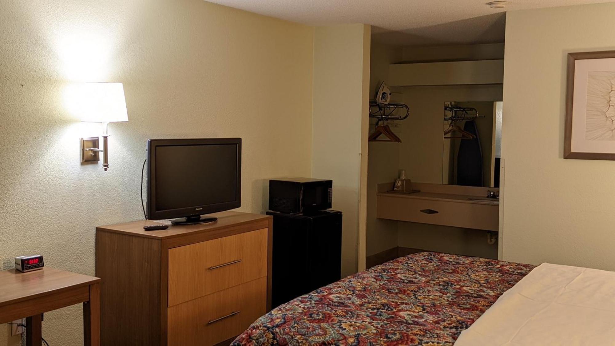 Budget Host Inn Хендерсън Екстериор снимка