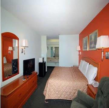 Budget Host Inn Хендерсън Екстериор снимка